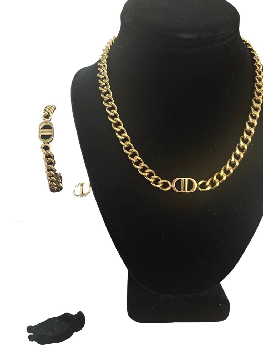 CD Gold Link Chain Necklace set with Signature Oval Accent - Picture 3 of 12